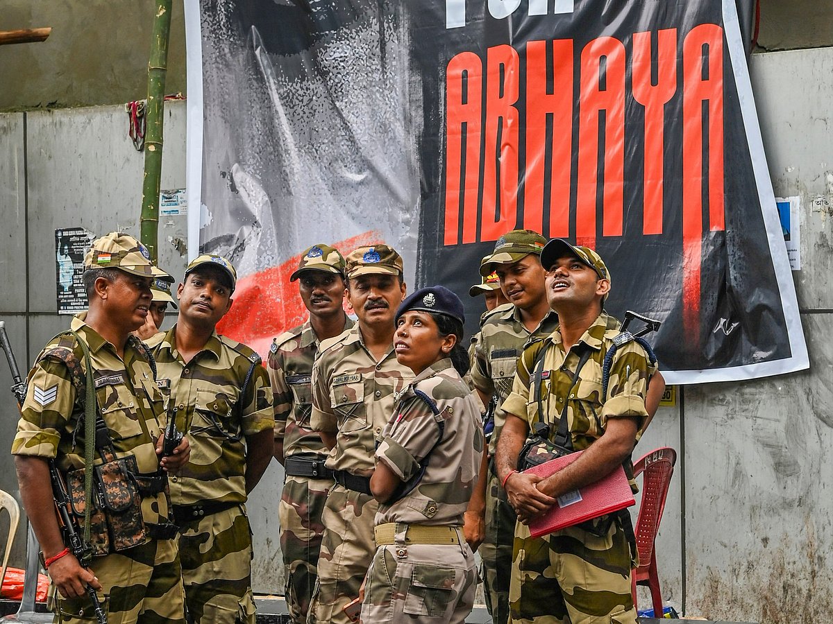 CISF personnel at the RG Kar College and Hospital, deployed following the Supreme Court's order, in Kolkata, Monday, Aug. 26, 2024 - PTI